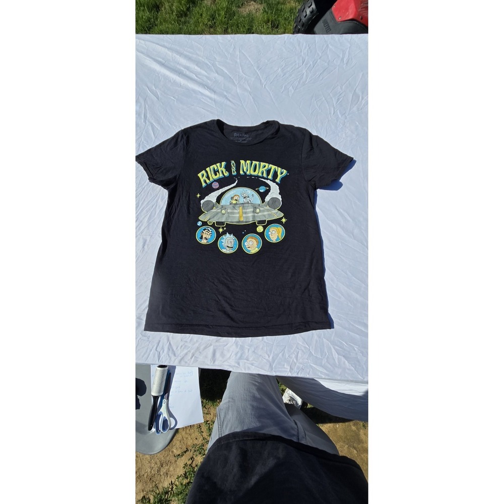 Men's Small Rick And Morty UFO Spaceship Graphic Black T-Shirt Short Sleeve